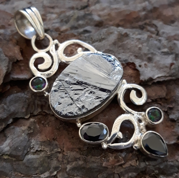 Handmade Silicon Crystal Sterling Silver Pendant - Picture 5 of 5